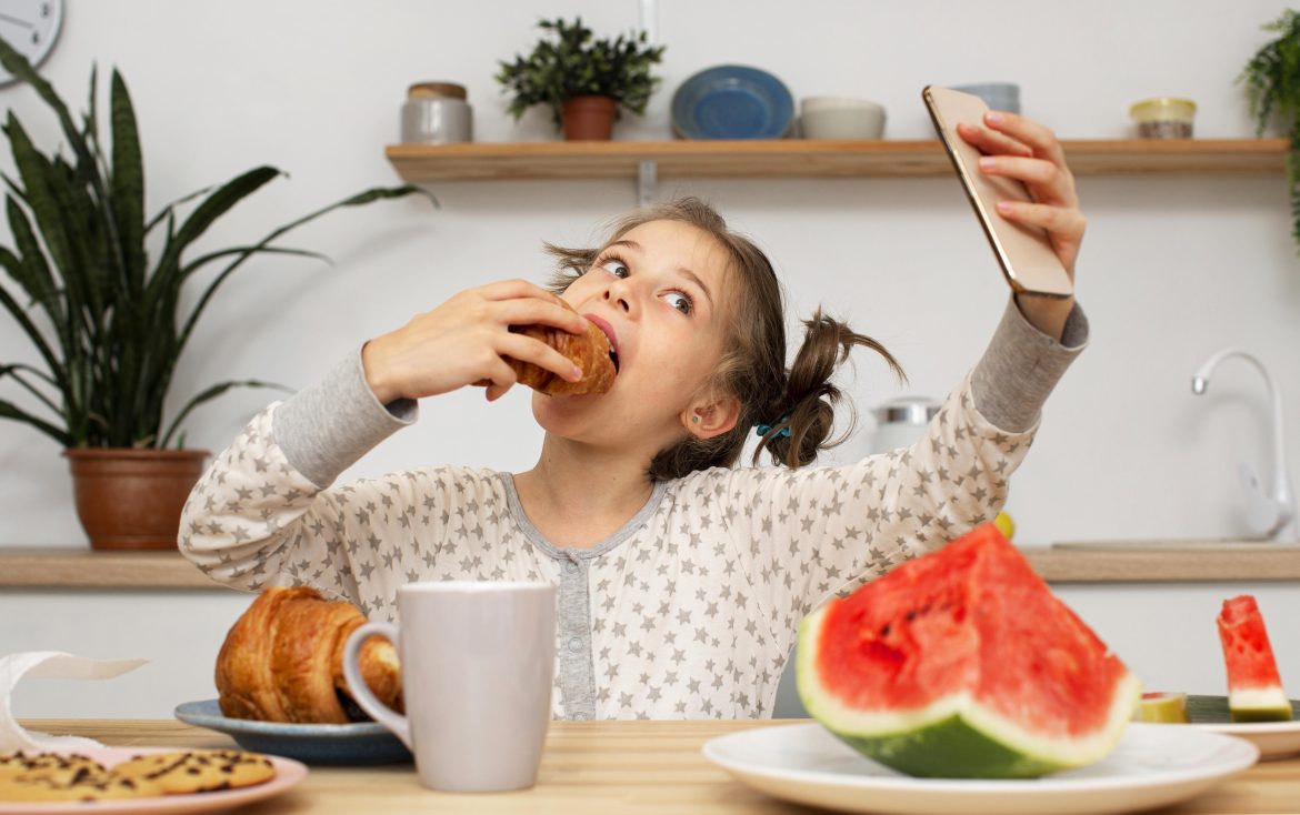 Diet for Dry Mouth: Foods to Eat and Avoid for Better Saliva Production